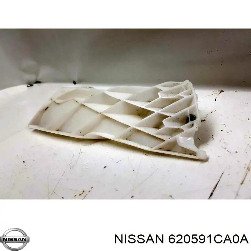 620591CA0A Nissan soporte de parachoques delantero izquierdo