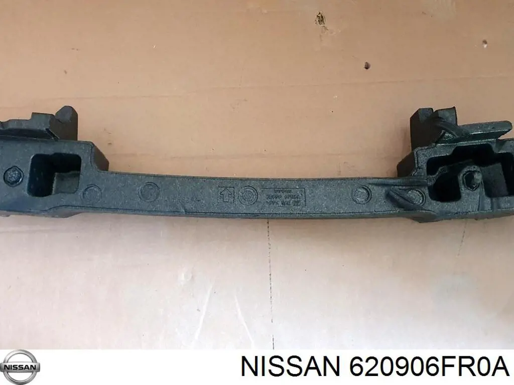 Absorbedor del parachoques delantero Nissan/Infiniti 620906FR0A precio, desde 214,03 EUR