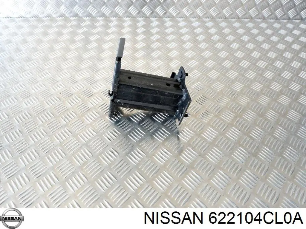 Soporte del refuerzo del parachoques delantero Nissan/Infiniti 622104CL0A precio, desde 114,10 EUR