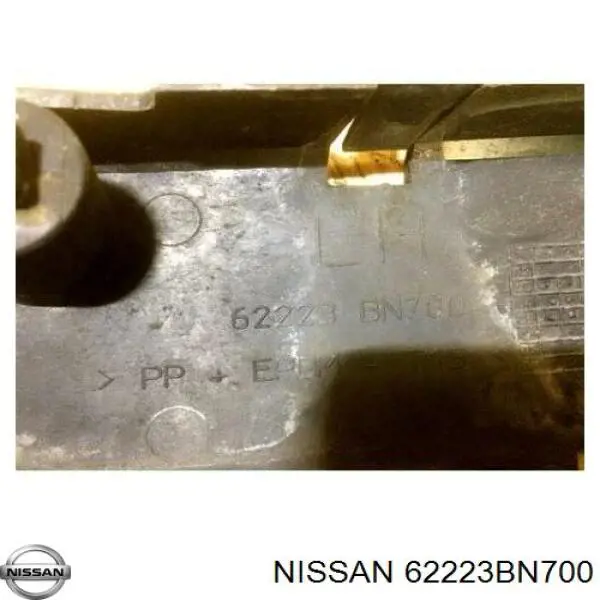 62223BN700 Nissan soporte de parachoques delantero izquierdo