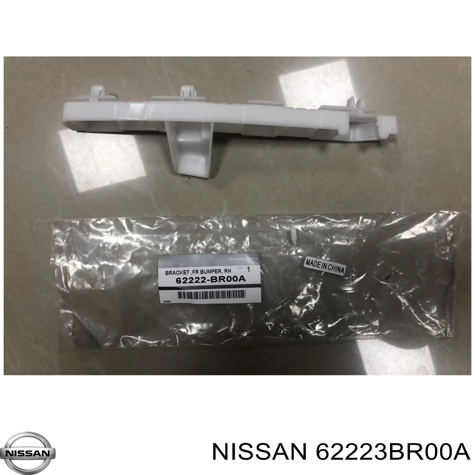 Comprar 62223BR00A Nissan/Infiniti Soporte de parachoques delantero izquierdo