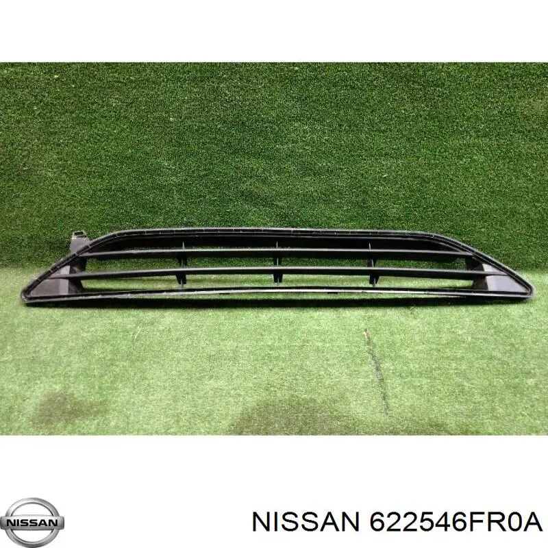 Rejilla de ventilación, paragolpes delantero, central Nissan/Infiniti 622546FR0A precio, desde 186,28 EUR