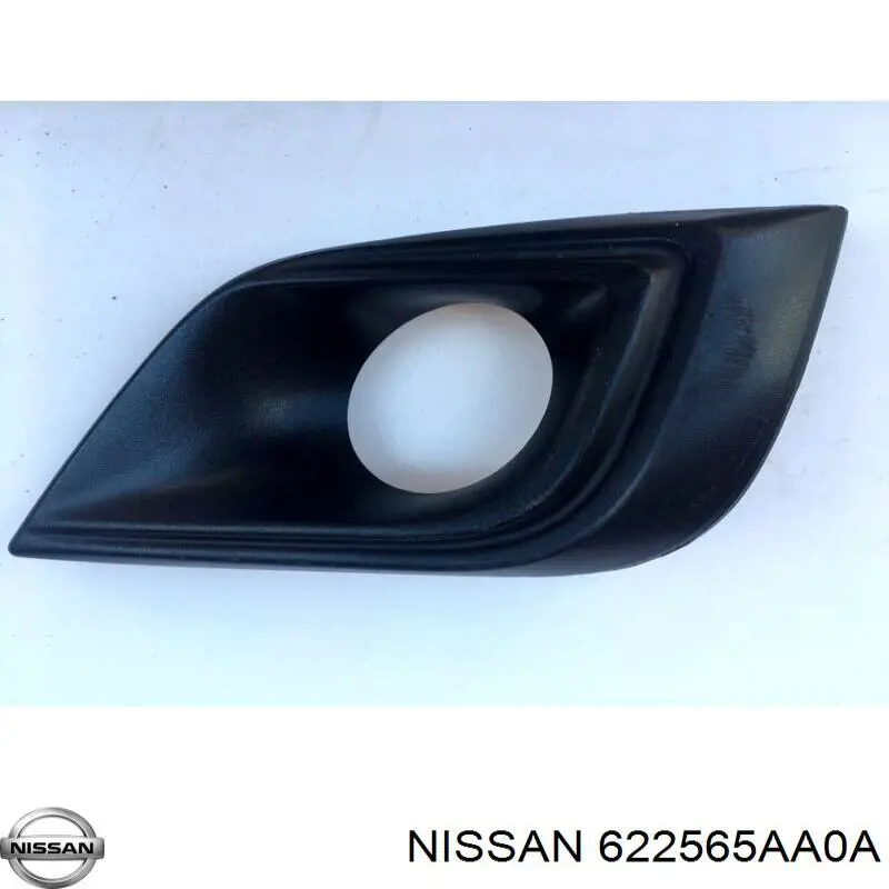 Embellecedor, faro antiniebla derecho Nissan Murano (Z52)