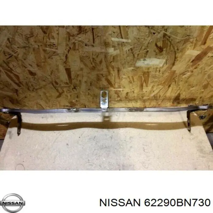62290BN730 Nissan soporte de parachoques delantero central