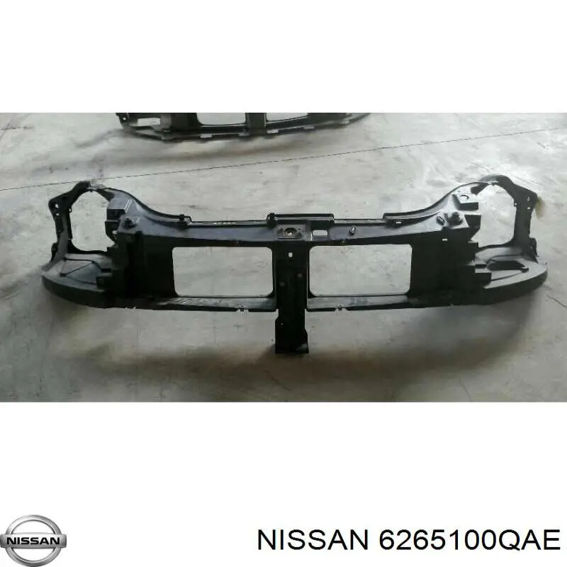 6265100QAE Nissan paragolpes delantero