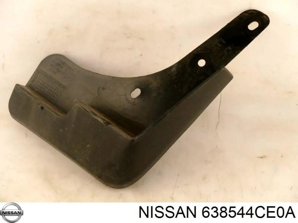 Guardabarros delantero derecho Nissan/Infiniti 638544CE0A precio, desde 36,35 EUR