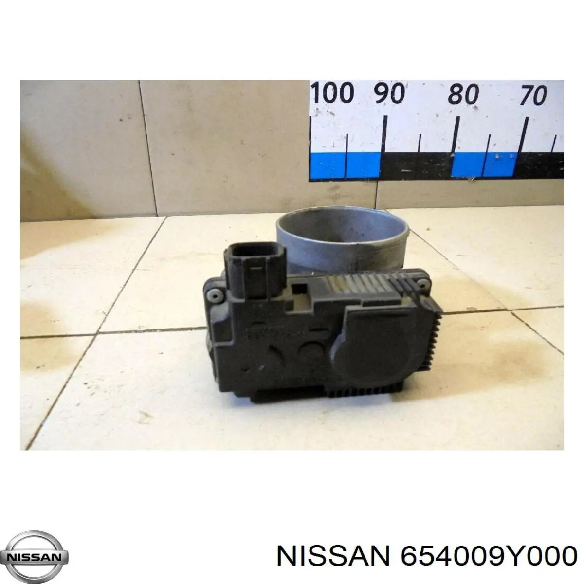 654009Y000 Nissan bisagra, capó del motor derecha