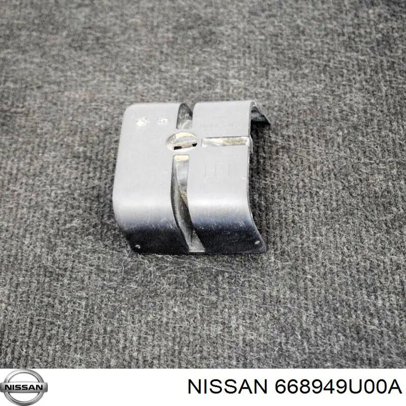 668949U00A Nissan