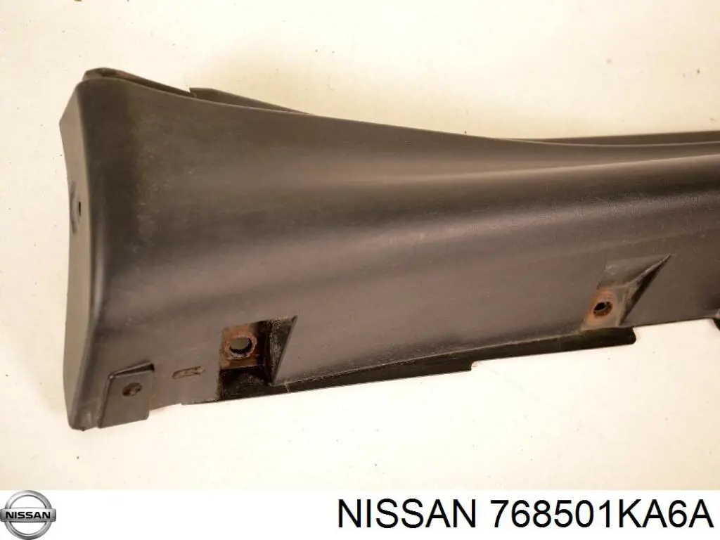 Moldura exterior derecha del umbral 768501KA6A Nissan/Infiniti