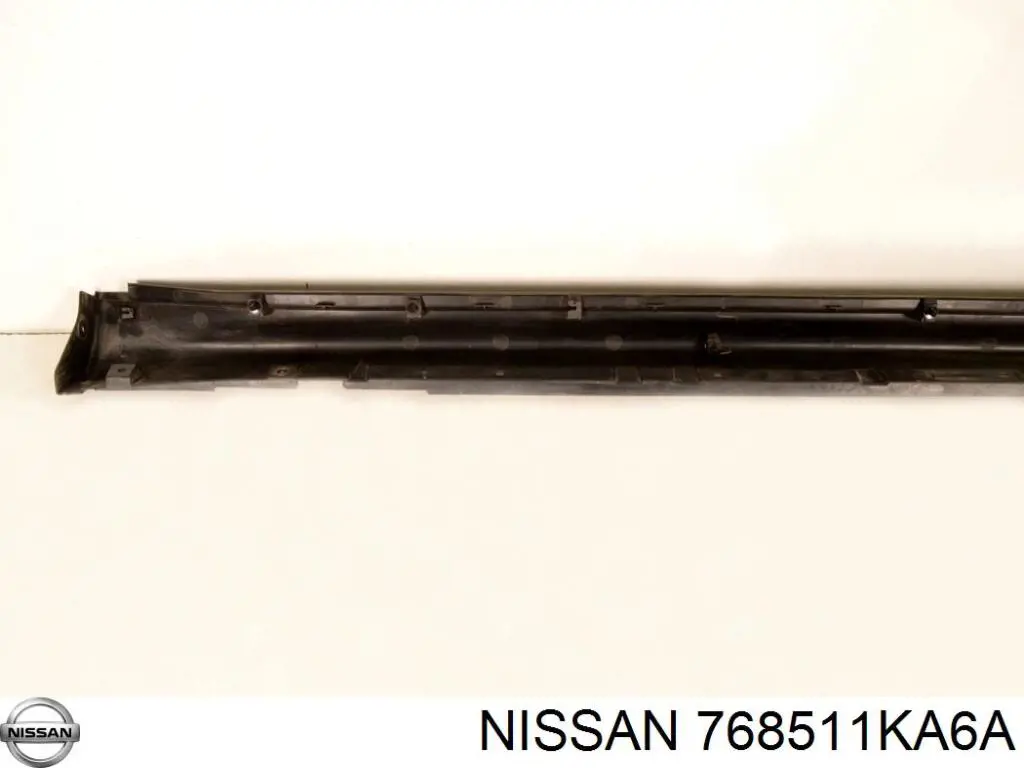 Moldura exterior izquierda del umbral Nissan/Infiniti 768511KA6A precio, desde 95,83 EUR