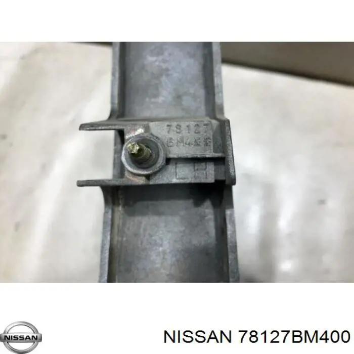 Listón del faro izquierdo para Nissan Almera (N16)