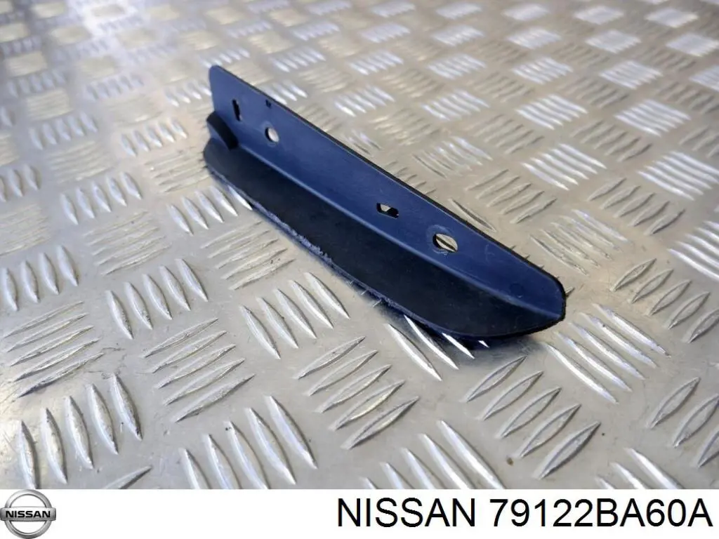 Panel trasero del maletero Nissan/Infiniti 79122BA60A precio, desde 81,31 EUR