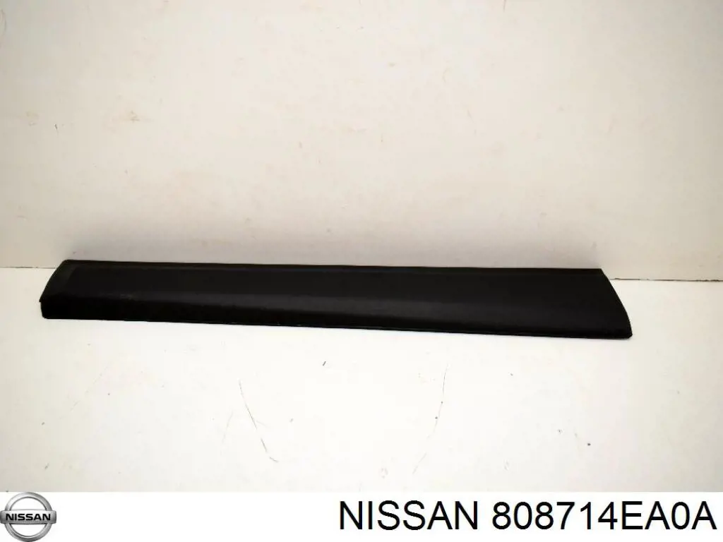 Moldura de puerta delantera izquierda Nissan/Infiniti 808714EA0A precio, desde 62,92 EUR