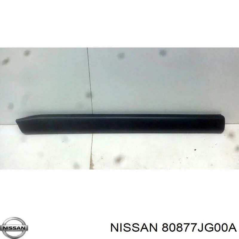 80877JG00A Nissan moldura de la puerta delantera izquierda