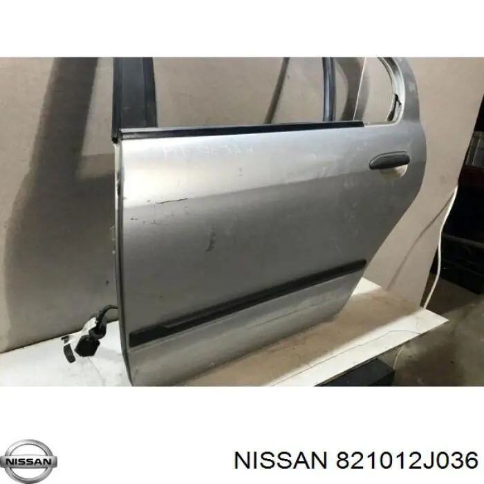 821012J036 Nissan puerta trasera izquierda