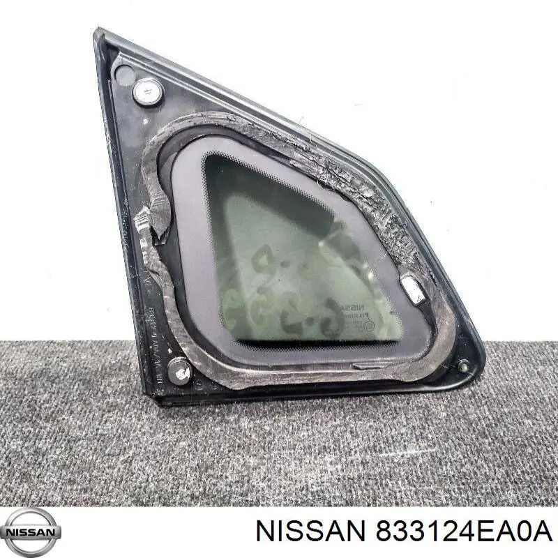 833124EA0A Nissan ventanilla costado superior derecha (lado maletero)