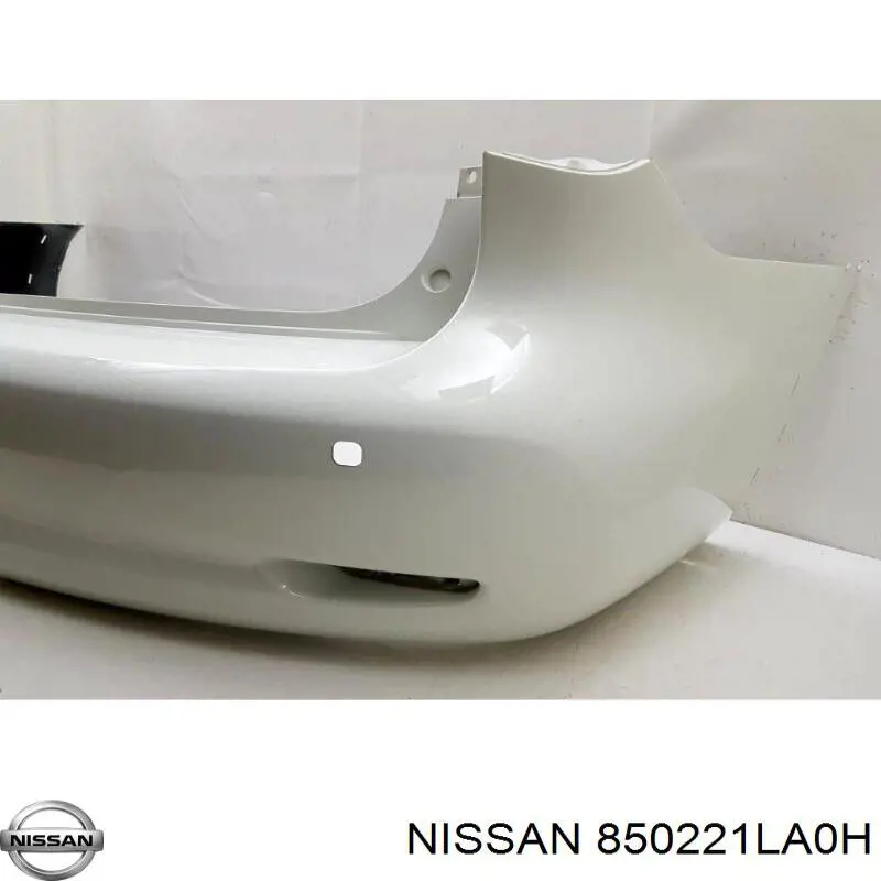 850221LA0H Nissan parachoques trasero