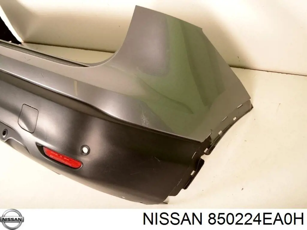 850224EA0H Nissan parachoques trasero