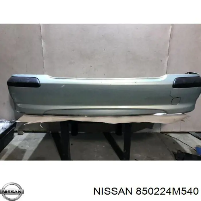 850224M540 Nissan/Infiniti Defensa trasero