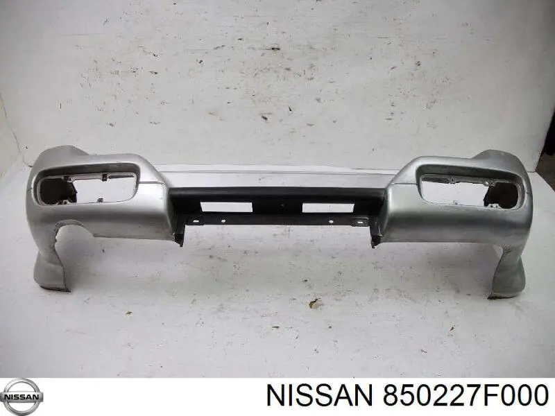 Paragolpes trasero Nissan/Infiniti 850227F000