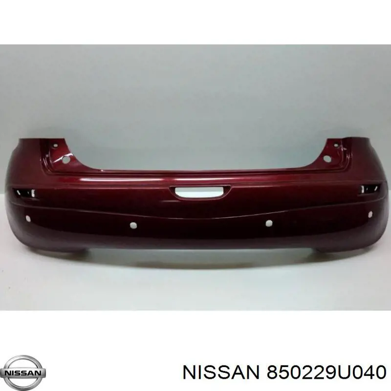 Parachoques trasero 850229U040 Nissan/Infiniti