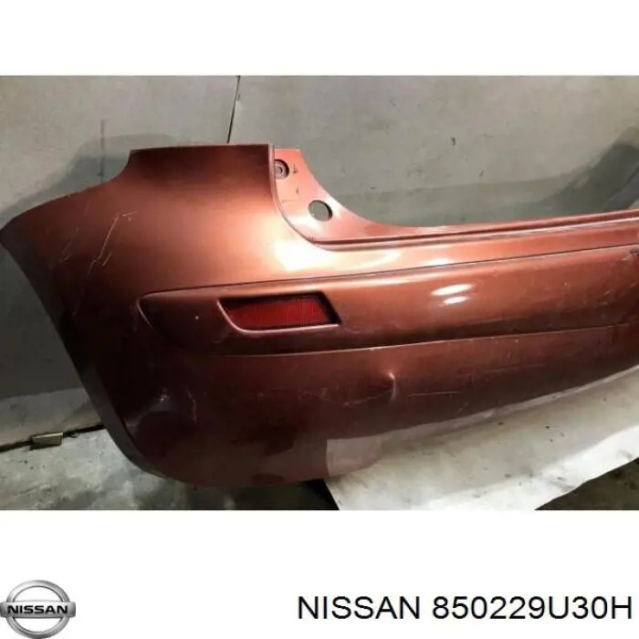 850229U30H Nissan/Infiniti Defensa trasero