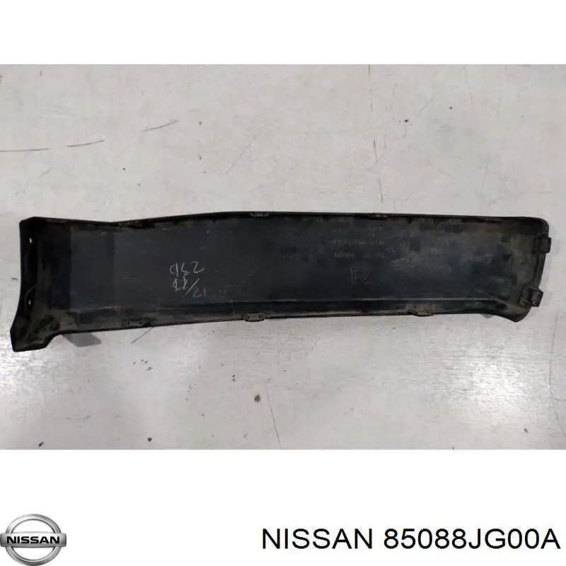 Moldura de parachoques trasero derecho Nissan/Infiniti 85088JG00A precio, desde 128,75 EUR