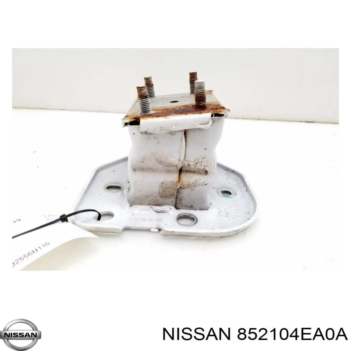 852104EA0A Nissan