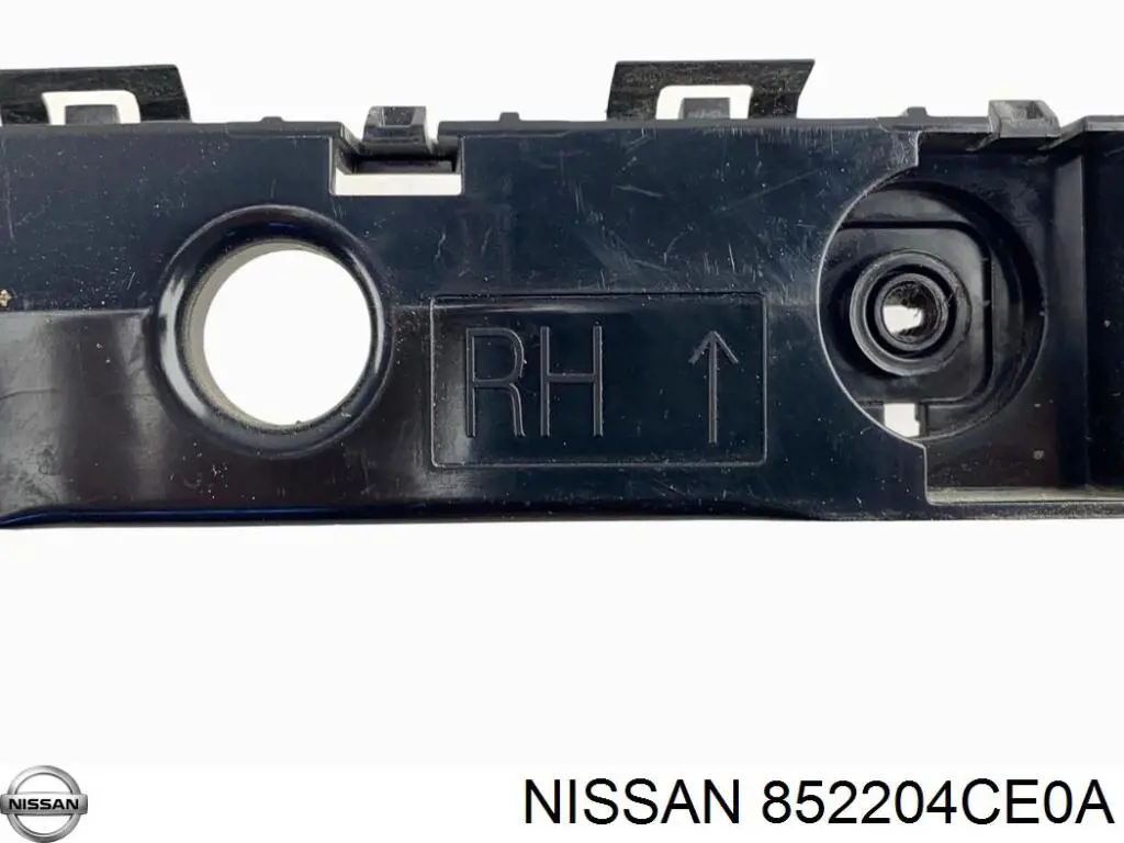 852204CE0A Nissan/Infiniti Soporte del paragolpes trasero derecho