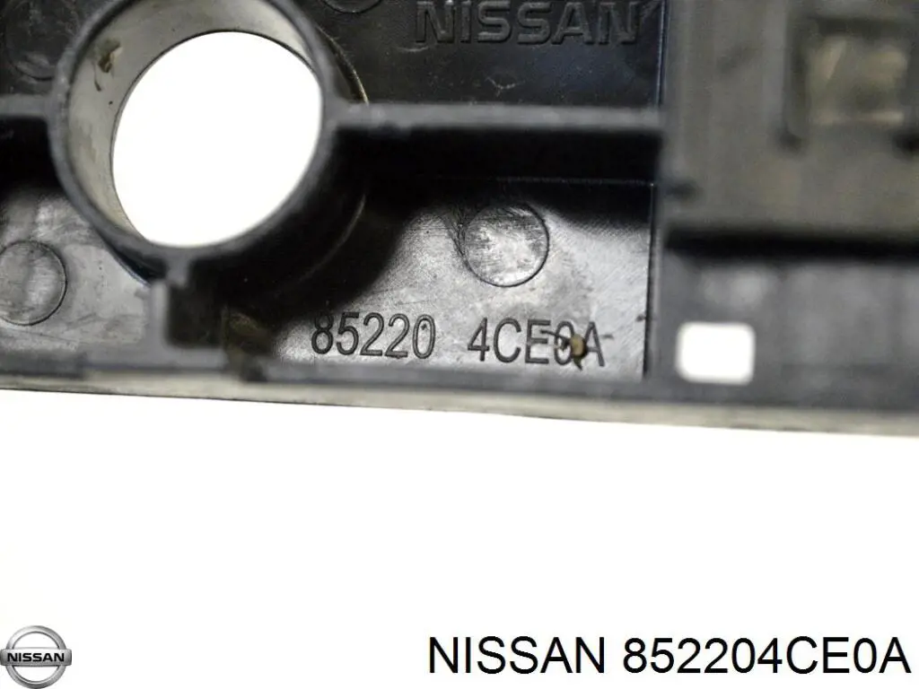 Soporte del parachoques trasero derecho 852204CE0A Nissan/Infiniti