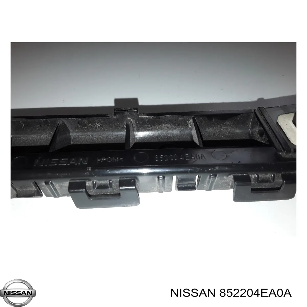 Comprar 852204EA0A Nissan/Infiniti Soporte de parachoques delantero derecho