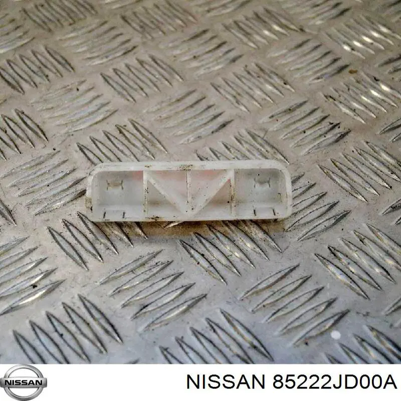 Soporte de parachoques trasero Nissan/Infiniti 85222JD00A precio, desde 9,00 EUR