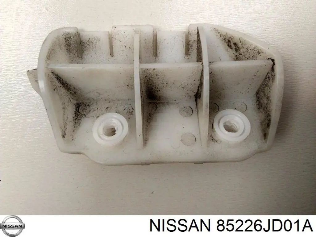 Soporte del parachoques trasero derecho Nissan/Infiniti 85226JD01A precio, desde 11,88 EUR