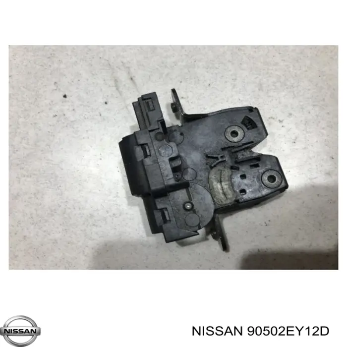 90502EY12D Nissan cerradura de maletero