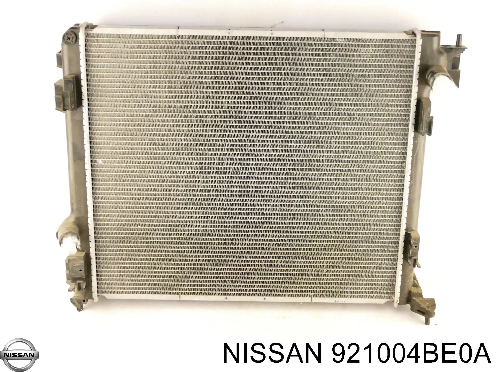 921004BE0A Nissan condensador aire acondicionado