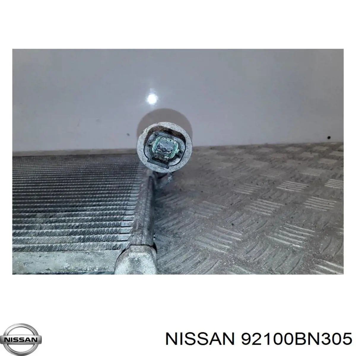 Comprar 92100BN305 Nissan/Infiniti Condensador de aire acondicionado