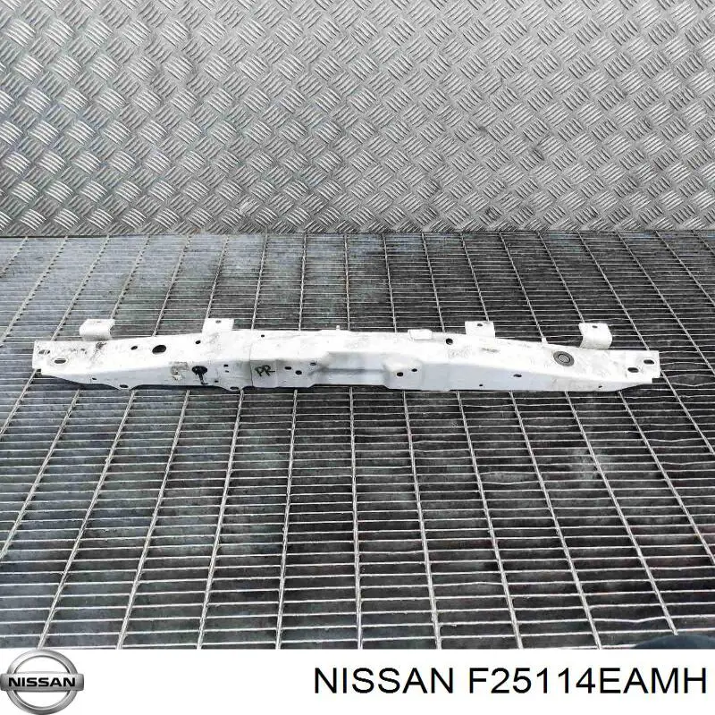 F25114EAMA Nissan ajuste panel frontal (calibrador de radiador Superior)