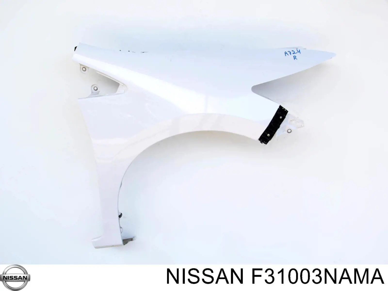 F31003NAMA Nissan guardabarros delantero derecho