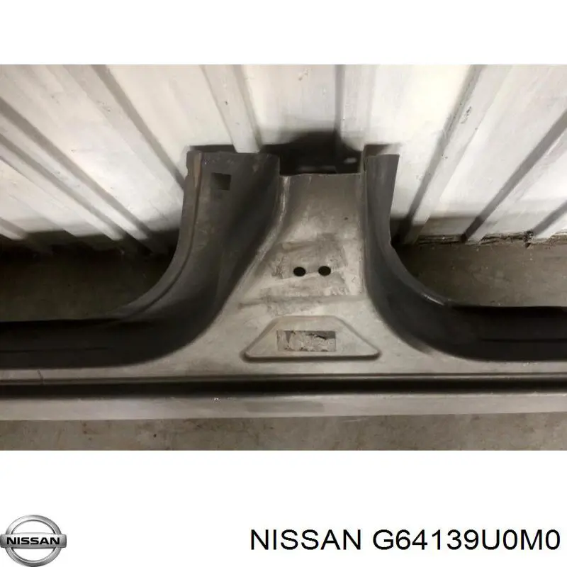 Umbral exterior izquierdo para Nissan Note (E11)
