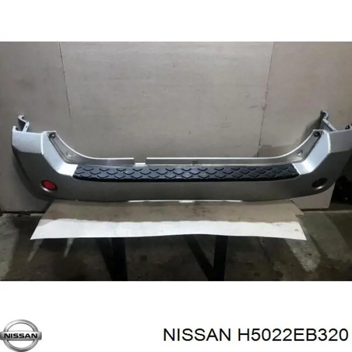 Parachoques trasero H5022EB320 Nissan/Infiniti