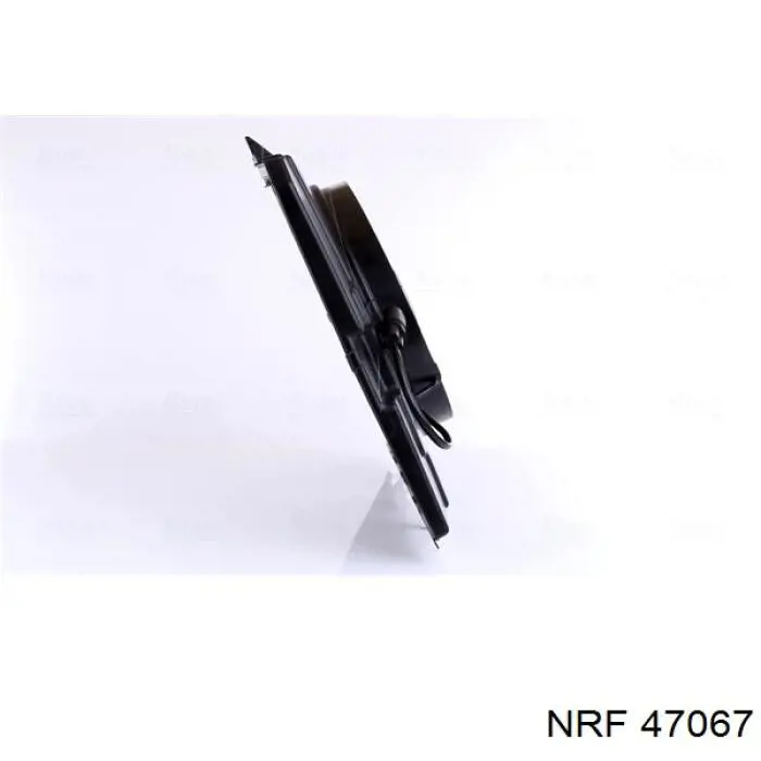 47067 NRF difusor de radiador, ventilador de refrigeración, condensador del aire acondicionado, completo con motor y rodete