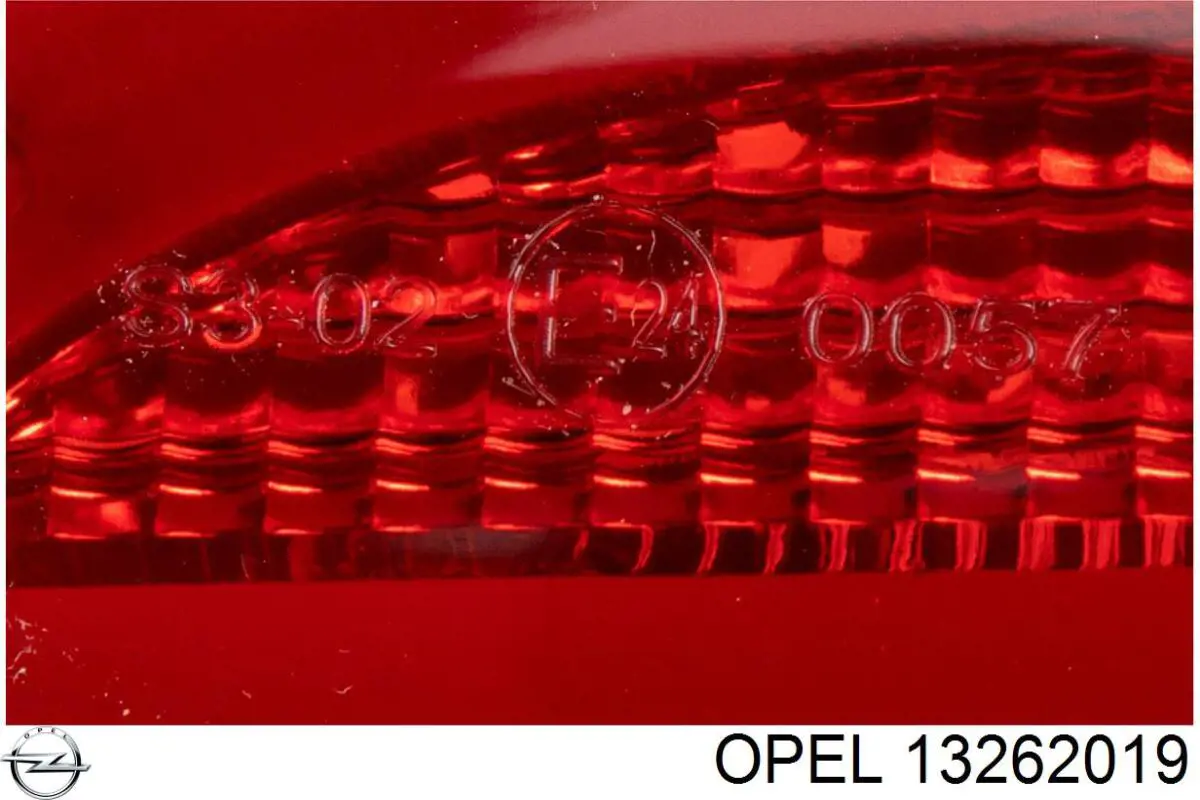 Tercera luz de freno 13262019 Opel