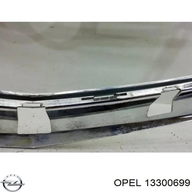 Moldura de rejilla del radiador General Motors 13300699 precio, desde 157,42 EUR