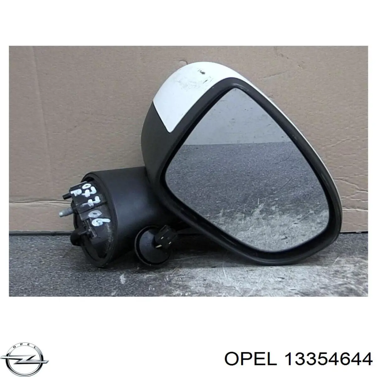 Espejo de retrovisor izquierdo 13354644 Opel