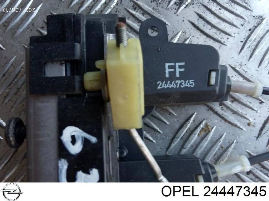 24447345 Opel cerradura de puerta trasera izquierda