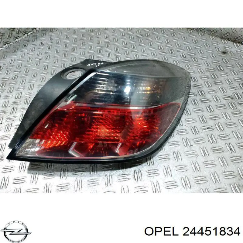 24451834 Opel piloto posterior derecho