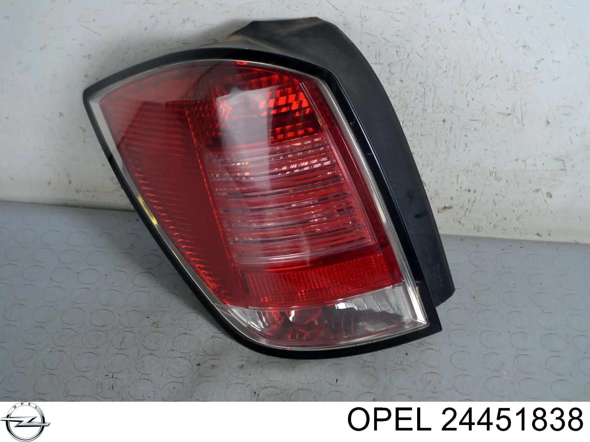 Piloto trasero izquierdo Opel 24451838 precio, desde 79,63 EUR