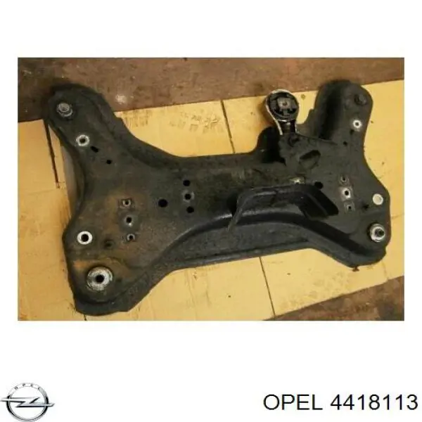 4408065 Opel Subchasis delantero