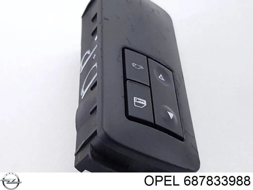 687833988 Opel 