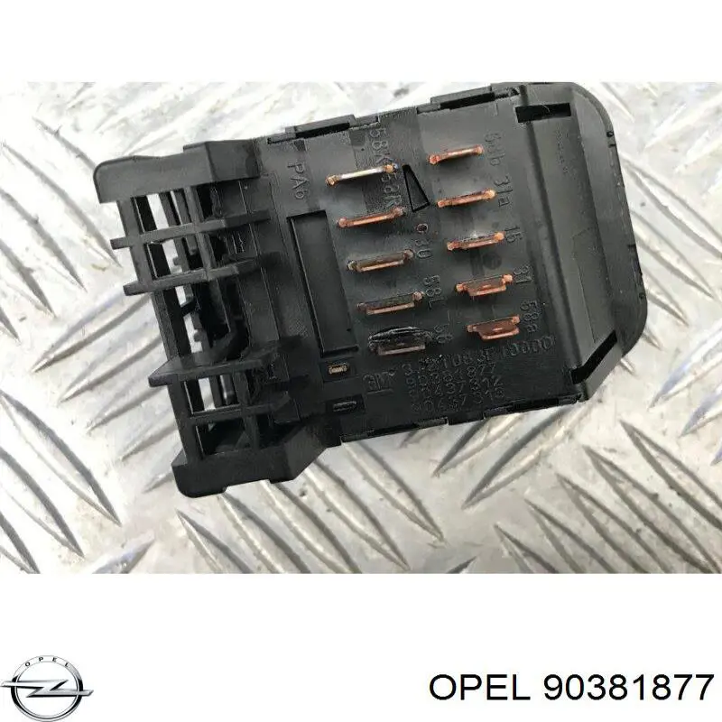 Interruptor de luces en el tablero 90381877 General Motors